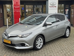 Toyota Auris - 1.8 Hybrid EXECUTIVE TREKHAAK STOELVERW PARK-SENSOREN 4S-BANDEN NAVI CLIMA CRUISE CAMERA K