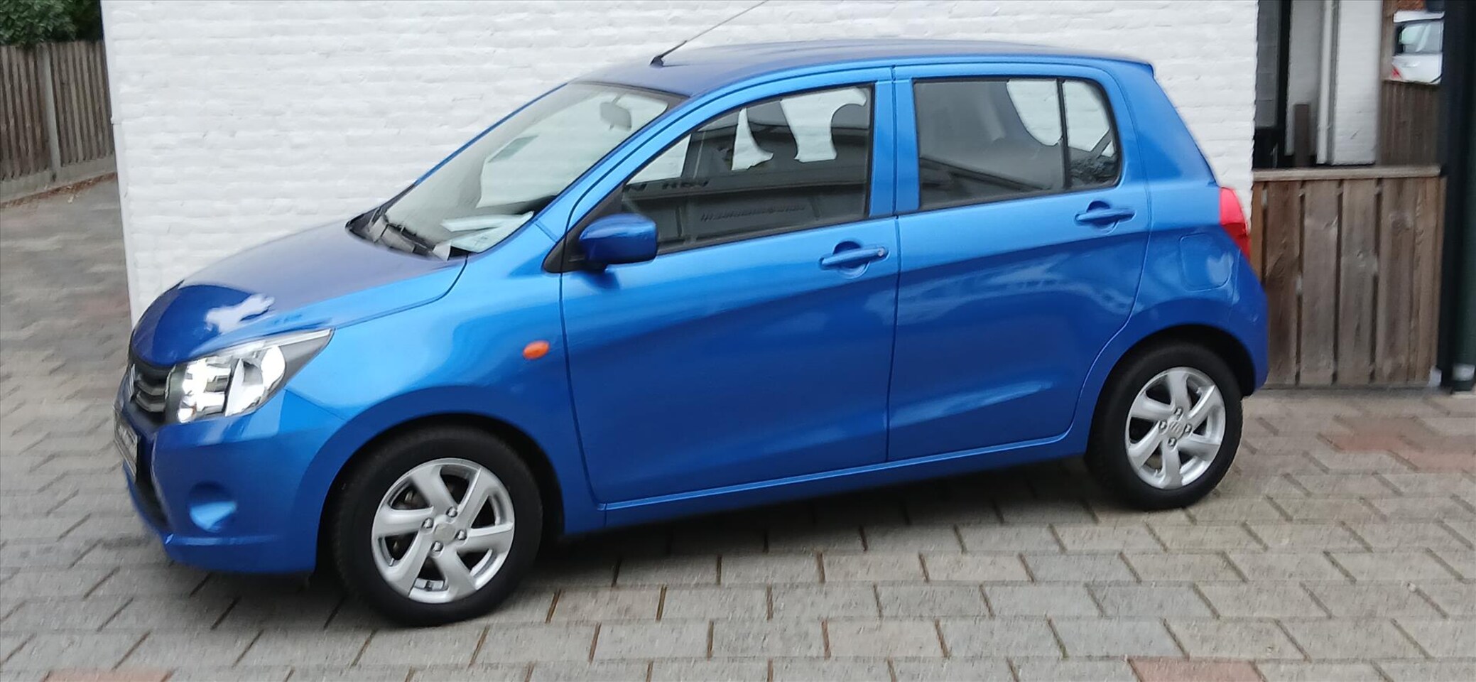 Suzuki Celerio - 1.0 5drs airco lmv Exclusive 14000 km !!!!!! - AutoWereld.nl