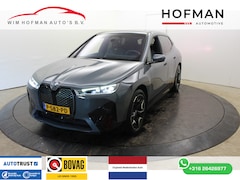 BMW iX - xDrive40 High Exe Sport 77 kWh SOH 100% El Trekhaak Panodak Head Up Camera