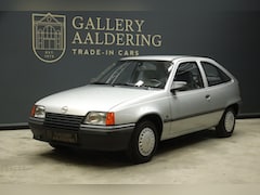 Opel Kadett - 1.6 GL "36.000 kilometers" Trade-in car From the second family - Fully documented with inv
