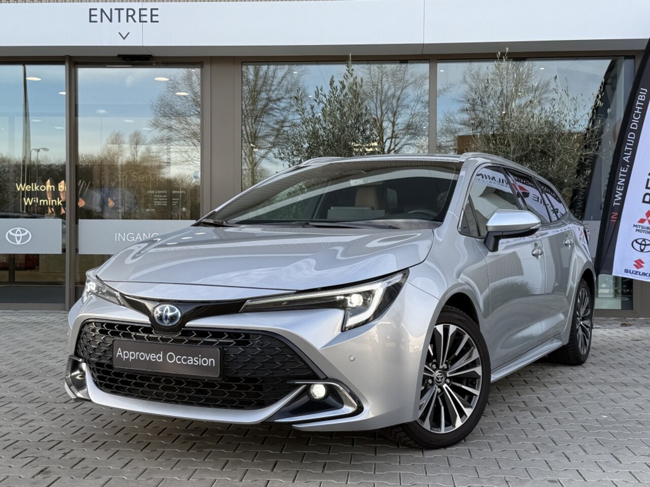 Toyota Corolla Touring Sports - Hybrid 140 Dynamic | Lederen Bekleding | Parkeersensoren V+A - AutoWereld.nl