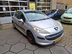 Peugeot 207 - 1.4 VTi XR