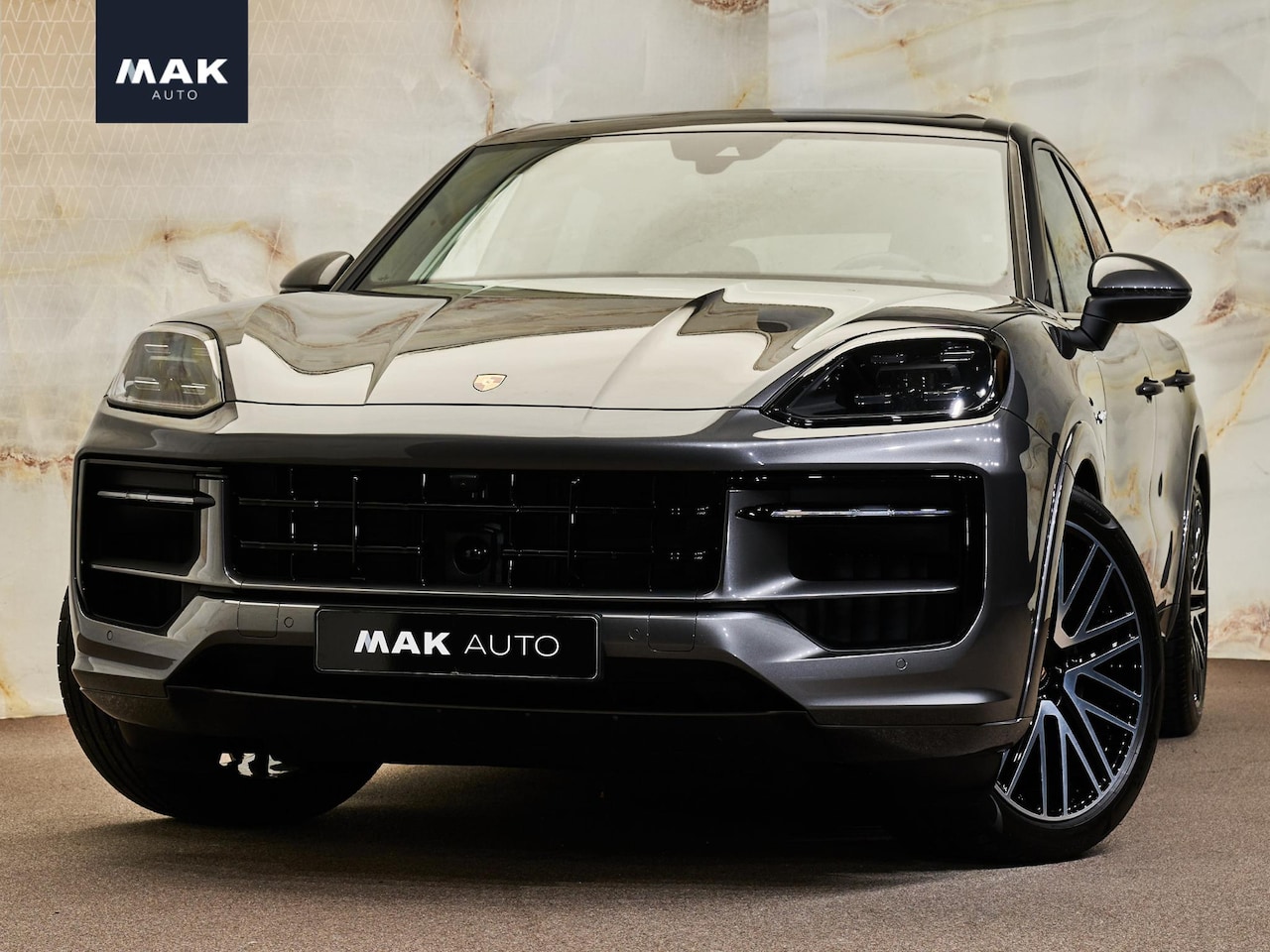 Porsche Cayenne - 3.0 E-Hybrid 3.0 E-Hybrid, SportDesign, Bose, tr.haak, 22", pano, luchtv., memory, ACC, privacy - AutoWereld.nl