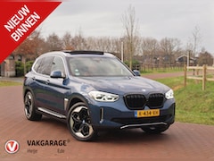 BMW iX3 - High Executive 80 kWh | Panoramadak | 360 Camera | Sfeerverlichting | Head-Up Display | Ha