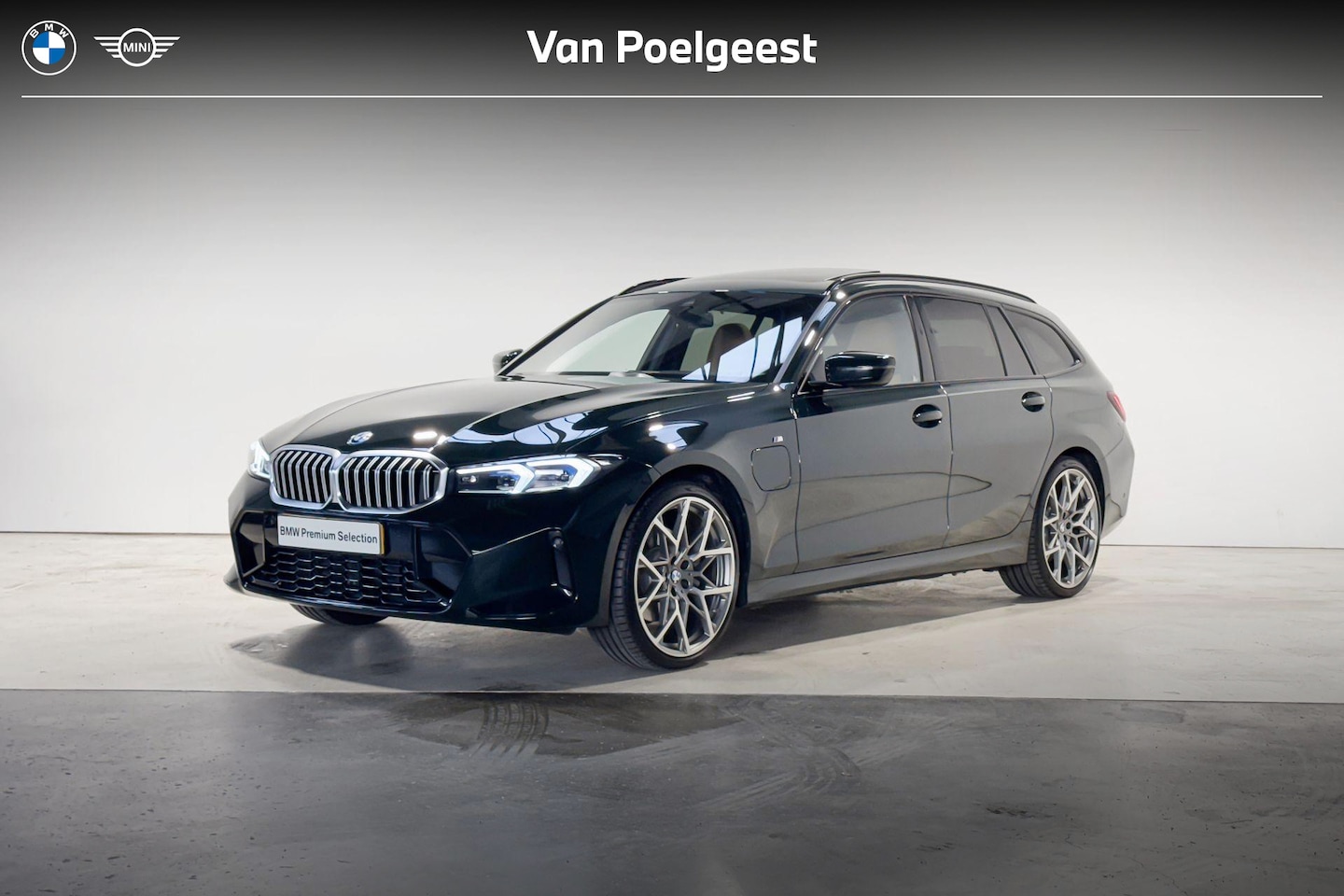 BMW 3-serie Touring - 330e Innovation Pack M Sportpakket Special Request Aut. - AutoWereld.nl