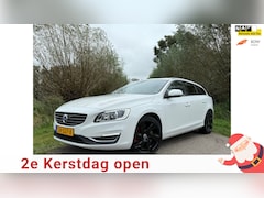 Volvo V60 - 2.4 D5 Twin Engine Special Edition Automaat / Leder / 18" Velgen / Navi / Clima / Stoelver