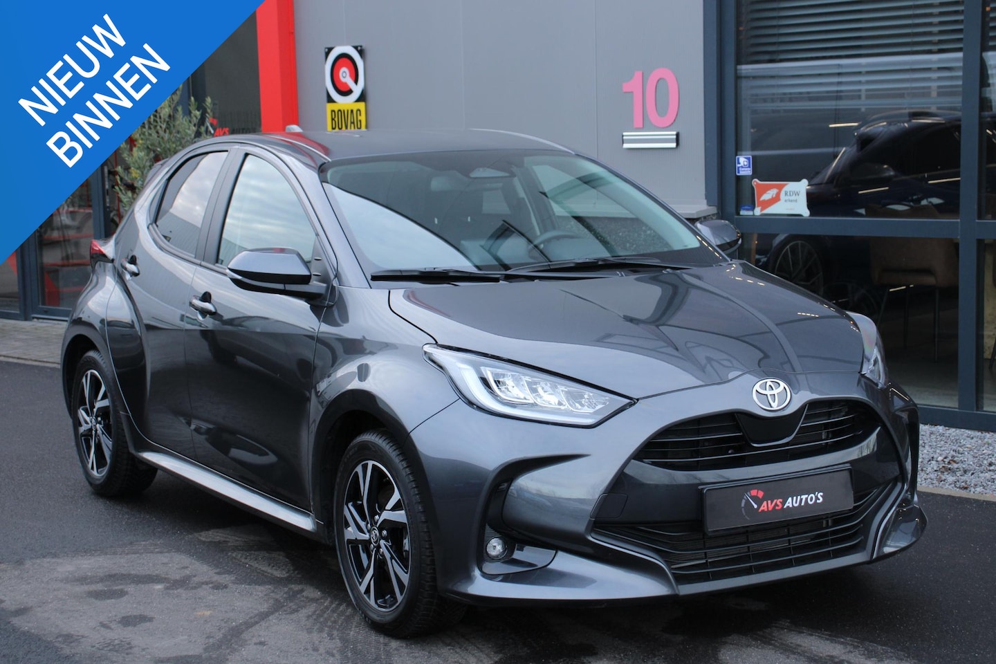 Toyota Yaris - 1.5 Hybrid 115PK, 2025, 14DKM, CAMERA, LED - AutoWereld.nl