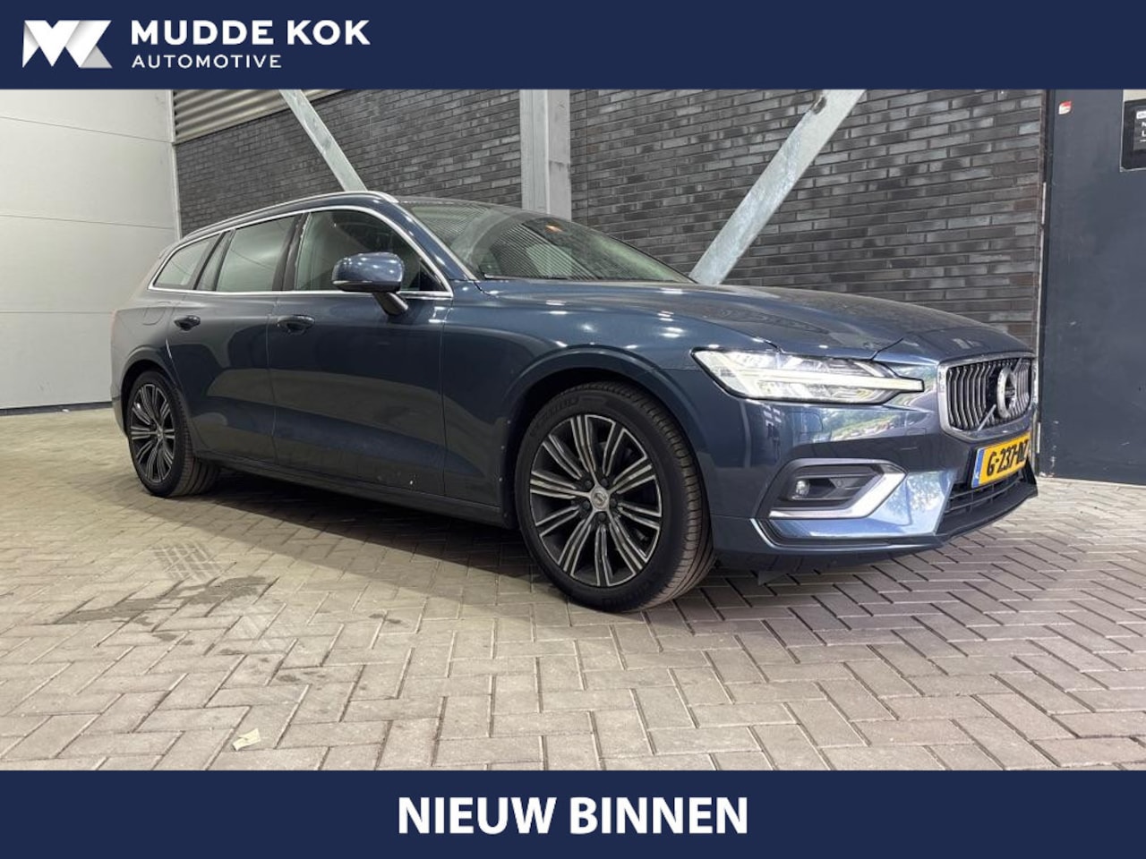Volvo V60 - T4 Inscription | Trehaak | Leder | ACC | BLIS | Stoelverwarming | Camera - AutoWereld.nl
