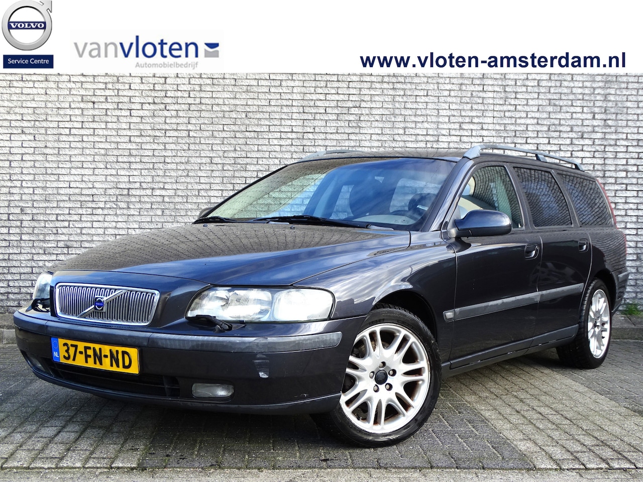 Volvo V70 - 2.4 T Aut. | Budget auto | Trekhaak |  Nw APK | Leer | Allseason | - AutoWereld.nl