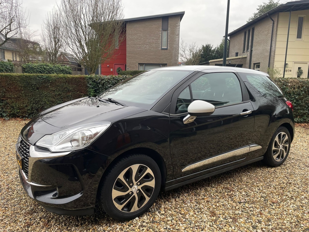 DS 3 - 1.2 PureTech So Chic 1.2 PureTech So Chic - AutoWereld.nl