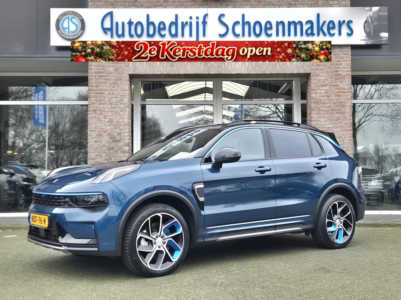 Lynk & Co 01 - 1.5 261PK! 6.6 Kwh LADEN! MY23 ZWARTE-HEMEL 360-CAMERA PANO/SCHUIF INFINITY ZWARTE-HEMEL D - AutoWereld.nl