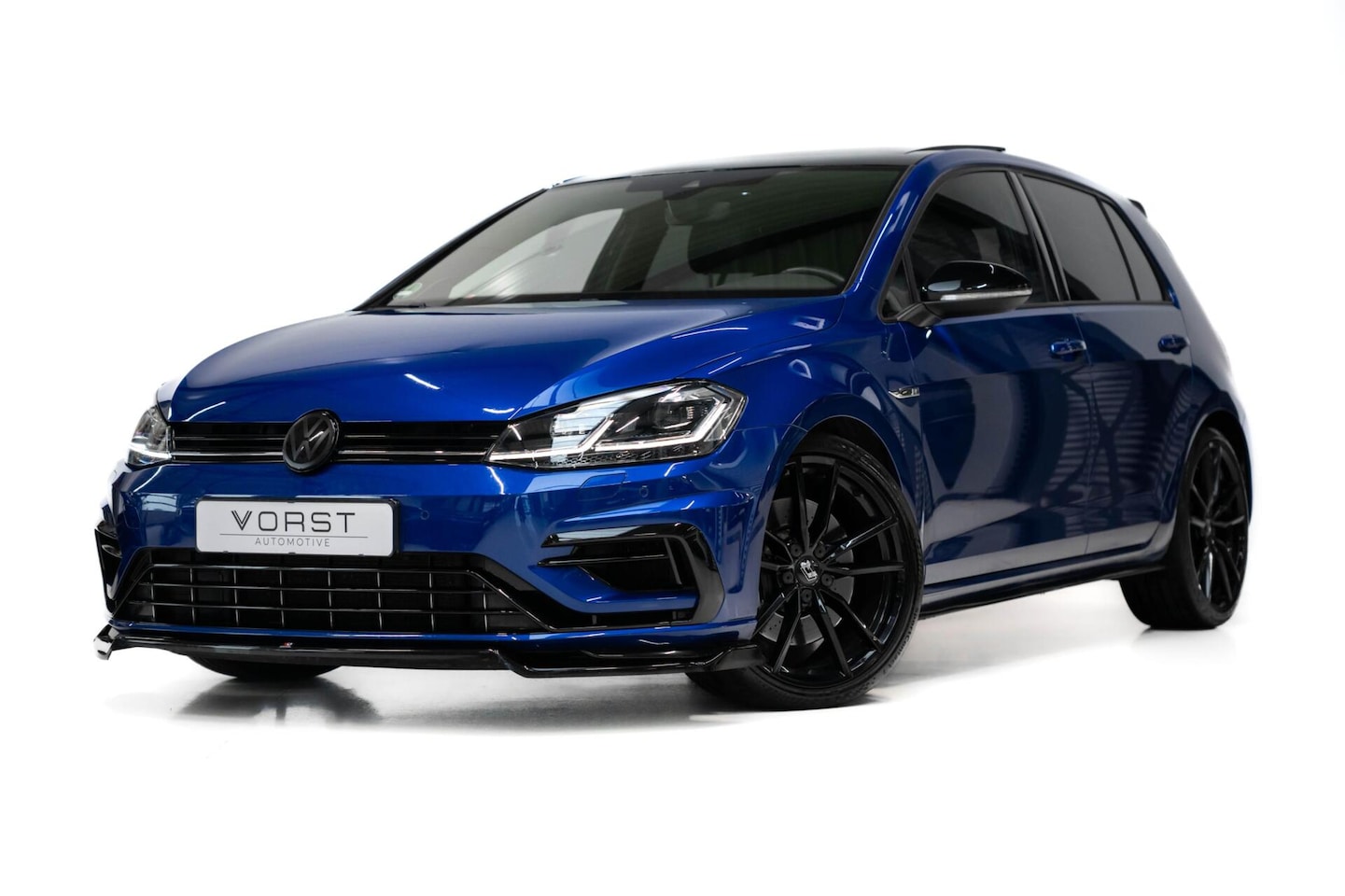 Volkswagen Golf - 2.0 TSI 4Motion R Perf Akrapovic Pano Dsg - AutoWereld.nl