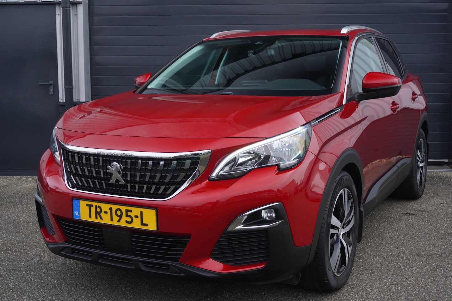 Peugeot 3008 - 1.2 PureTech Allure | Automaat | Climat Control | Trekhaak afn. | Pano/Schuifdak | - AutoWereld.nl