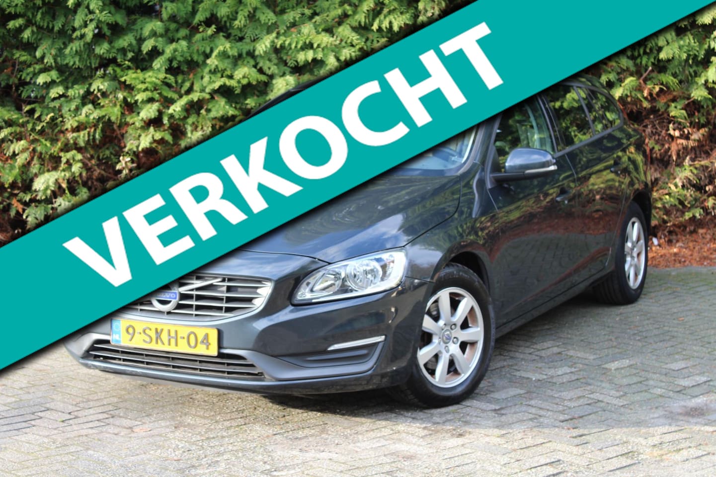 Volvo V60 - 1.6 D2 Kinetic 114PK | Navigatie | Parkeersensoren | Trekhaak | Climate Control | Cruise C - AutoWereld.nl