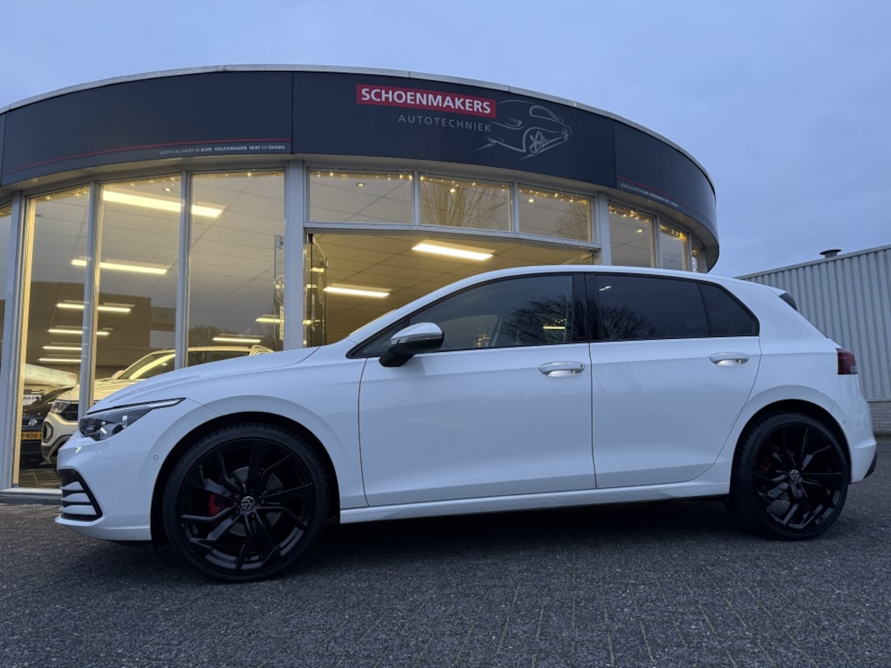 Volkswagen Golf - 1.0 eTSI Life Bns - AutoWereld.nl