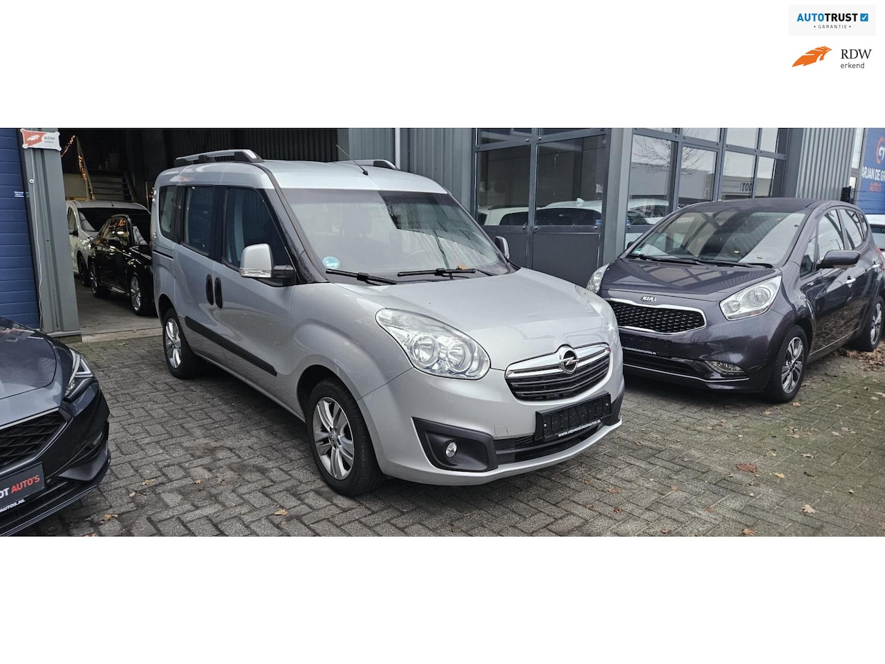 Opel Combo - 1.4 120PK Colorado 7 Persoons Airco Cruise PDC Trekhaak - AutoWereld.nl