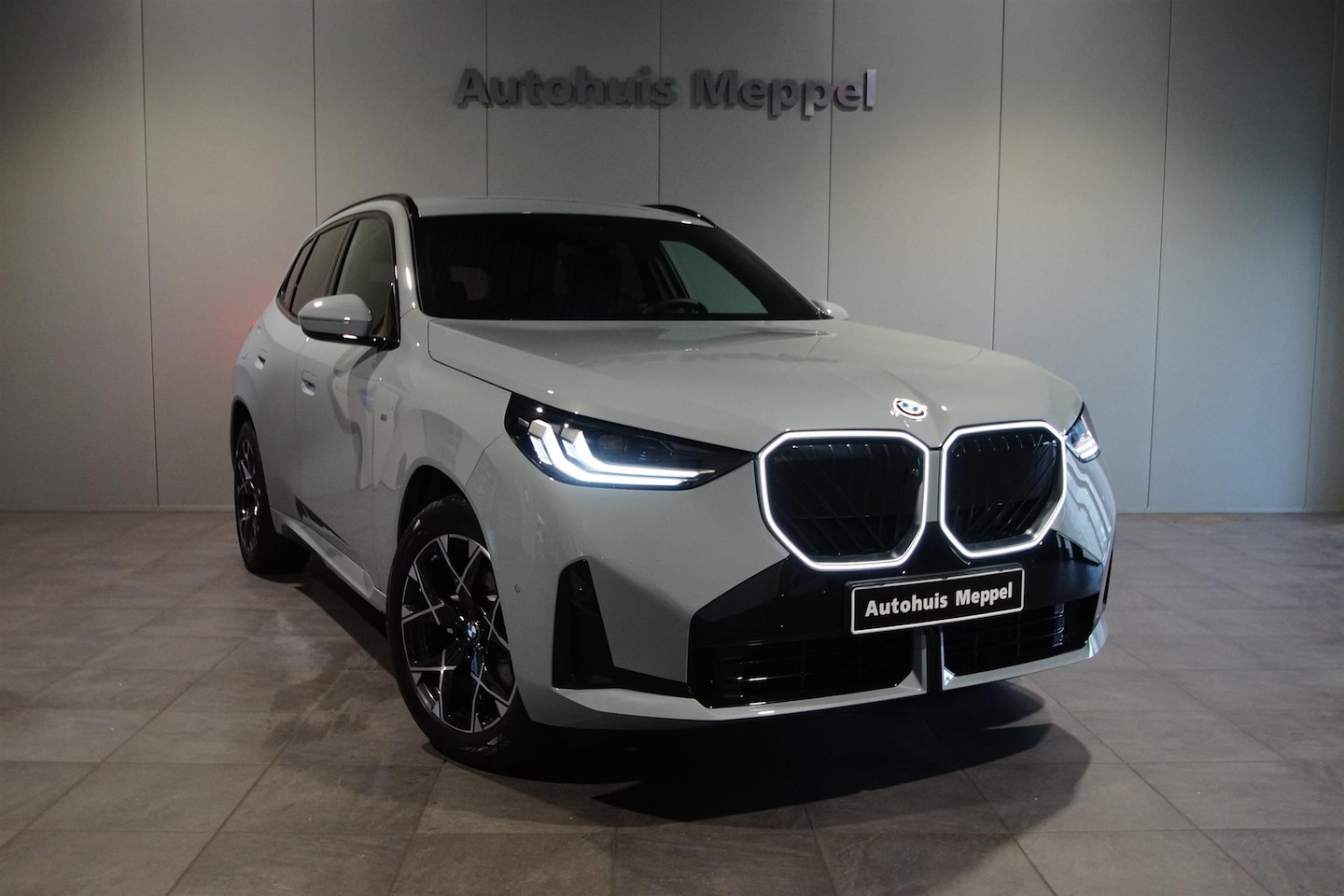 BMW X3 - X3 30e | M-Sport/// | 360 Camera | FabrieksGarantie | Brooklyn Grau | - AutoWereld.nl