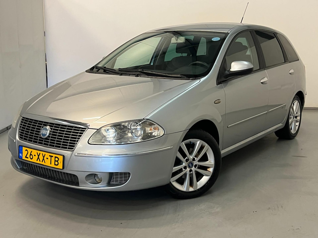Fiat Croma - 2.2-16V Emotion / Aut / Clima / NL-auto / Trekhaak - AutoWereld.nl