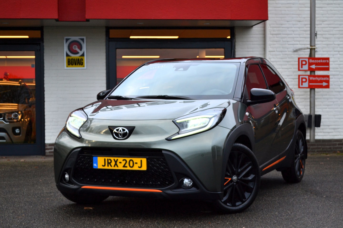 Toyota Aygo X - 1.0 VVT-i S-CVT Limited 1.0 VVT-i S-CVT Limited, Clima, JBL, Navi, Camera, LM, PDC V+A, Nieuwstaat ! 22.000 km - AutoWereld.nl