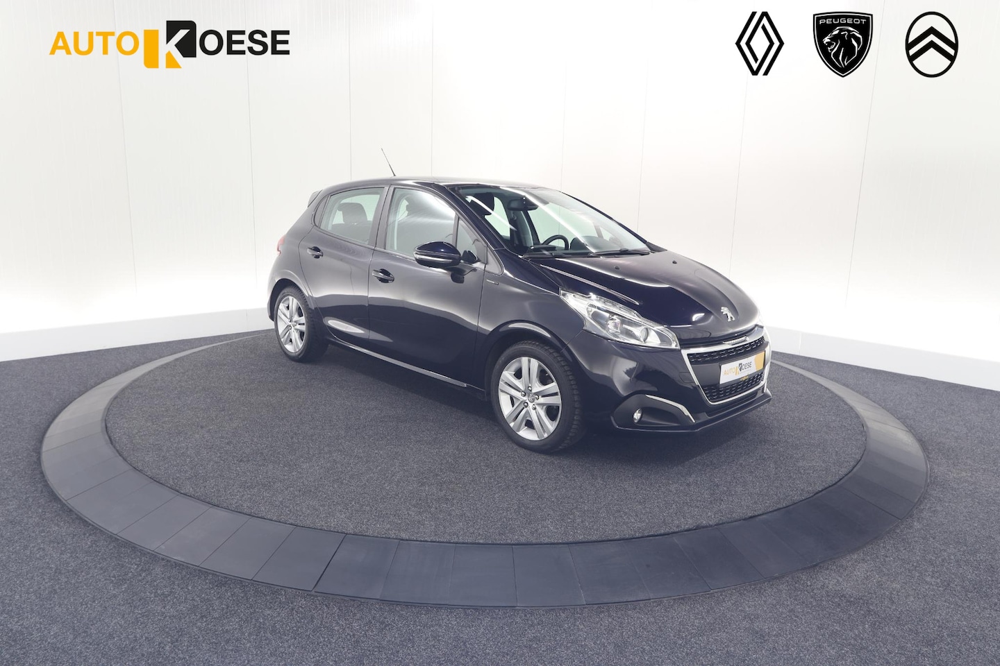 Peugeot 208 - PureTech 82 Signature | Allseason banden | Navigatie | Parkeersensoren - AutoWereld.nl