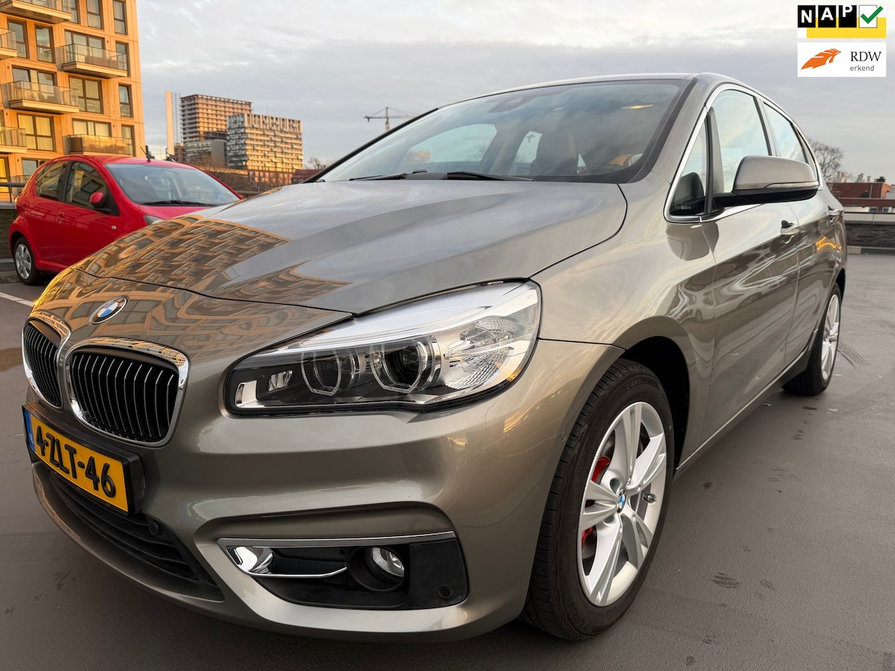 BMW 2-serie Active Tourer - 220i High Executive 1e Eig Dealer Onderhouden Vol Optie Adaptief Cruise Lane Assist Camera - AutoWereld.nl