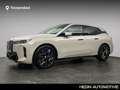 BMW iX - xDrive45 101 kWh | Comfort Access | Trekhaak met elektrisch wegklapbare kogel | Glazen pan