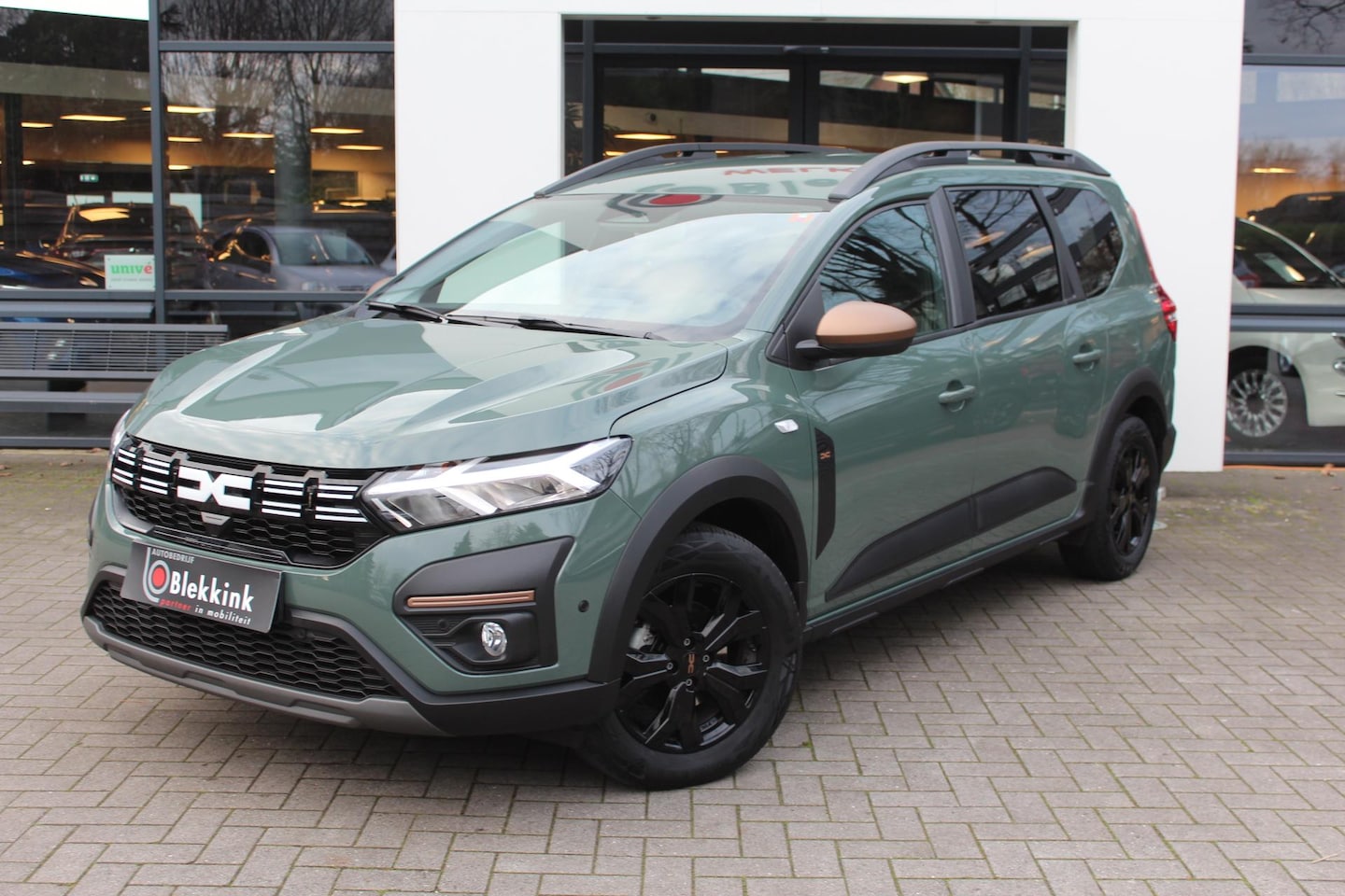 Dacia Jogger - 1.6 Hybrid 140 Extreme 7p. 1.6 Hybrid 140 Extreme 7p. - AutoWereld.nl