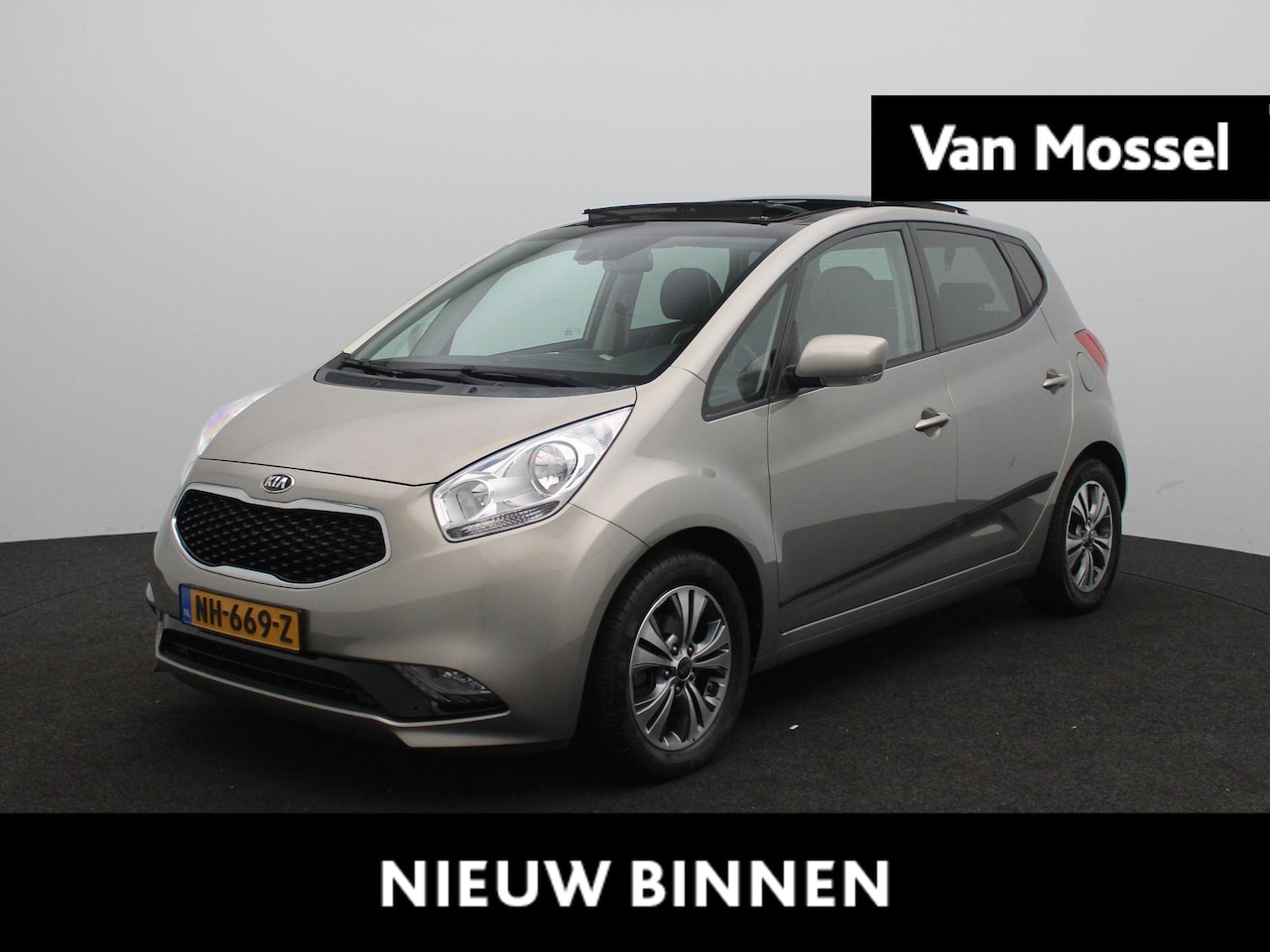 Kia Venga - 1.4 CVVT ExecutiveLine | Camera | Stoelverwarming | Stuurverwarming | Navigatie | - AutoWereld.nl
