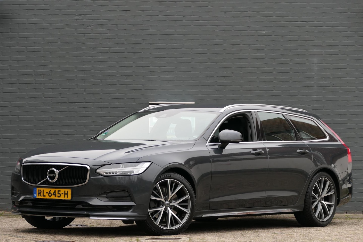 Volvo V90 - 2.0 T5 250PK 90th Anniversary Edition Leder | Trekhaak | Carplay - AutoWereld.nl