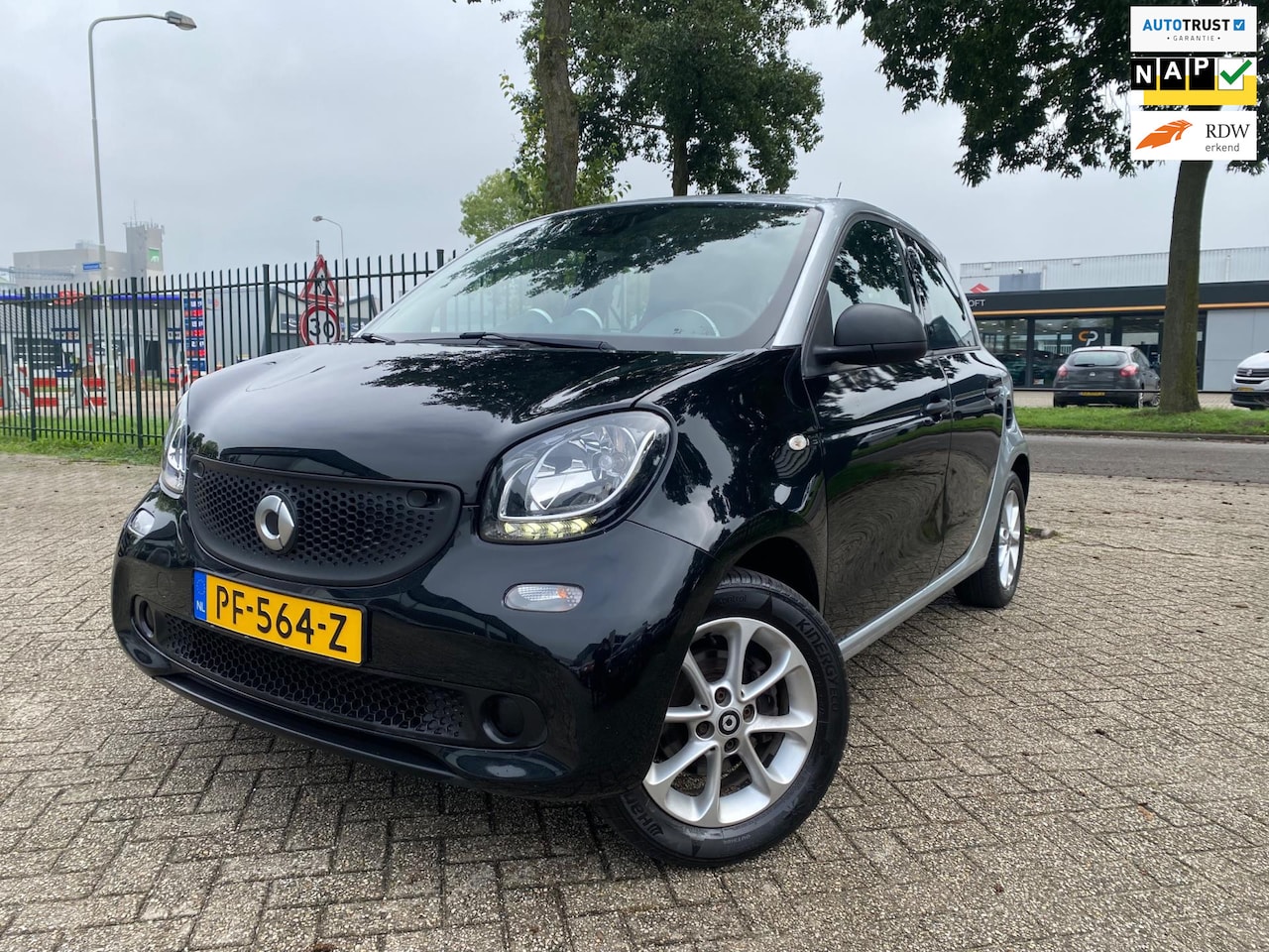 Smart Forfour - 1.0 Pure Cruise Airco Tel Media - AutoWereld.nl