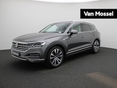 Volkswagen Touareg - Elegance 3.0 TSi eHybrid 4MOTION 381 PK | V6 | Plug-In | Trekhaak | Panoramadak | Lederen