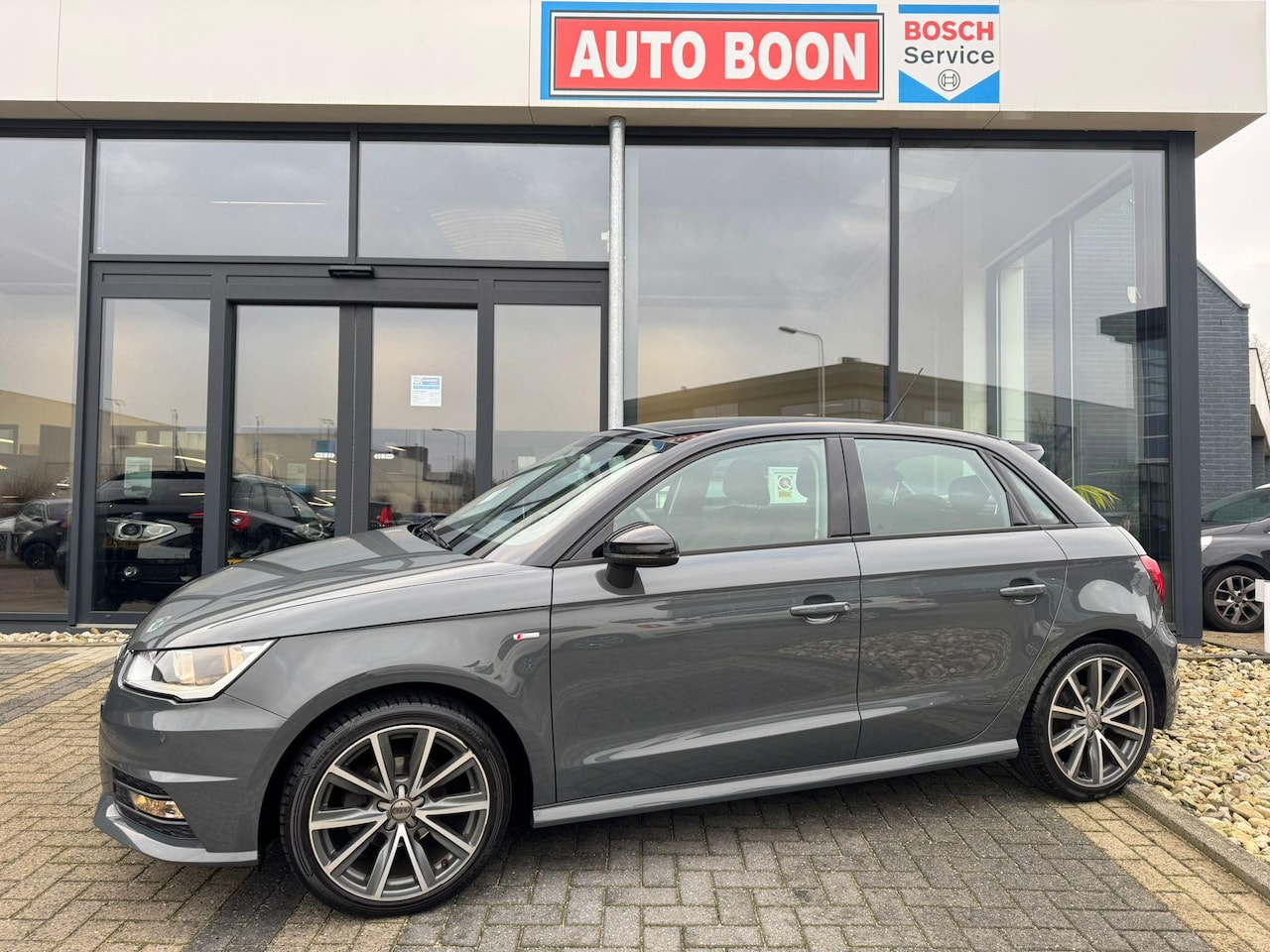 Audi A1 Sportback - 1.0TFSi 95PK S-LINE ADRENALIN : NANO GREY/1E EIG. /NAVI/MEDIA/BTA/LMV/NL AUTO/KM=NAP - AutoWereld.nl