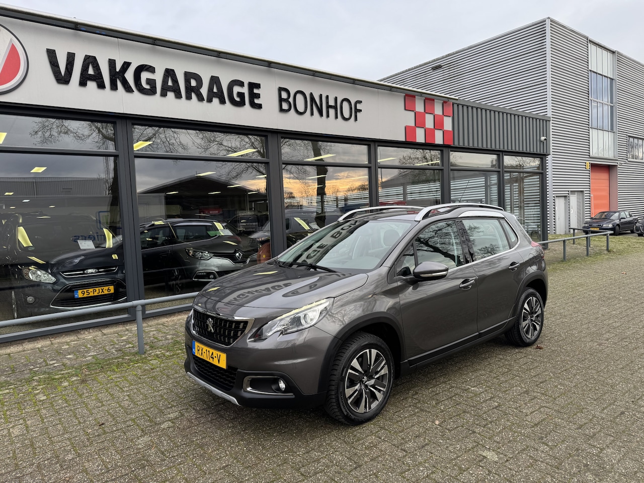 Peugeot 2008 - 1.2 PureTech Allure AUTOMAAT-CLIMA-CRUISE - AutoWereld.nl