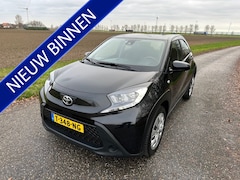 Toyota Aygo X - 1.0 VVT-i MT Play Camera CC Carplay Enz