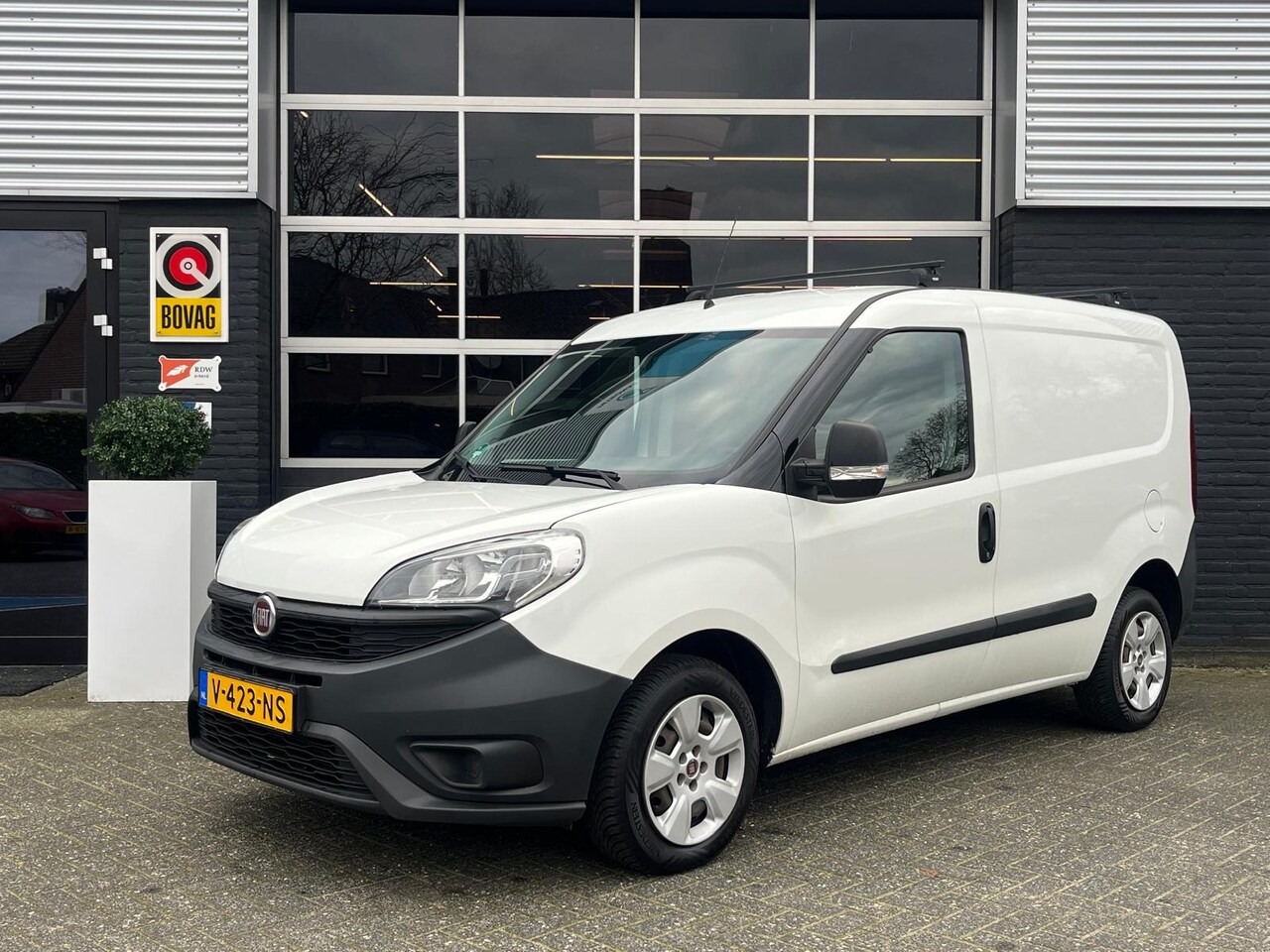 Fiat Doblò Cargo - 1.3 MJ L1H1 Actual 1.3 MJ L1H1 Actual, Airco, Cruise, Trekhaak, Radio, NAP - AutoWereld.nl