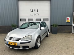 Volkswagen Golf - 1.4 FSI Trendline