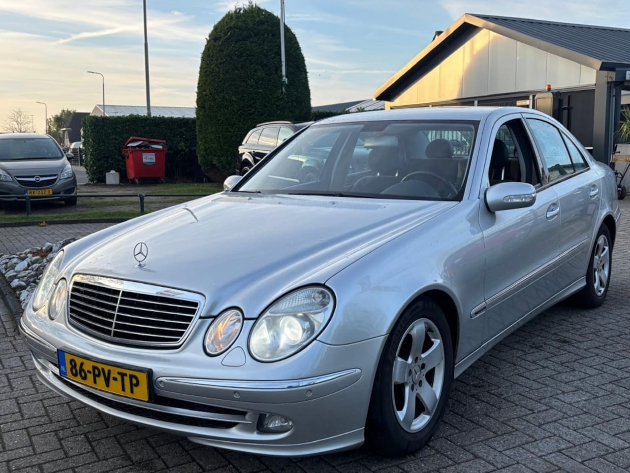 Mercedes-Benz E-klasse - 220 CDI Avantgarde Sedan 2005 Grijs - AutoWereld.nl