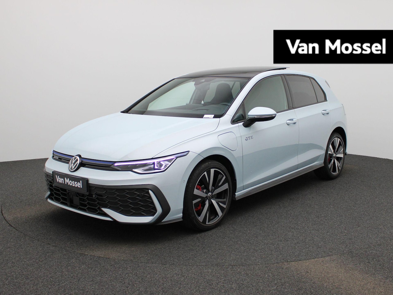 Volkswagen Golf - 1.5 eHybrid GTE 272 PK | Panoramadak | 18 Inch Catania | Stoelverwarming | Head-Updisplay - AutoWereld.nl