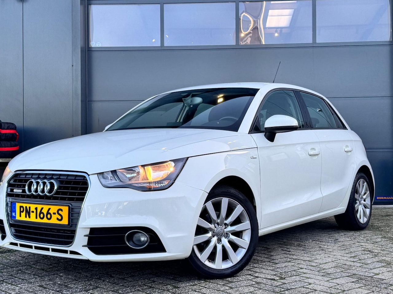 Audi A1 Sportback - 1.2 TFSI Ambition Pro Line Business 1.2 TFSI Ambition Pro Line Business - AutoWereld.nl