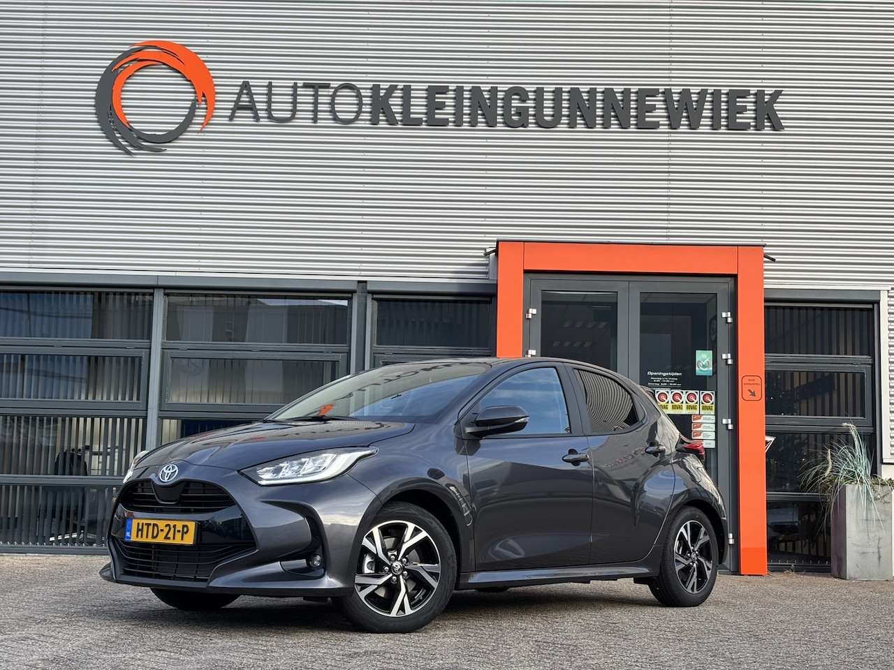 Toyota Yaris - 1.5 Hybrid Dynamic / NIEUW! / Extra Eindejaarsvoordeel €1.300,- / Applecarplay/AndroidAuto - AutoWereld.nl