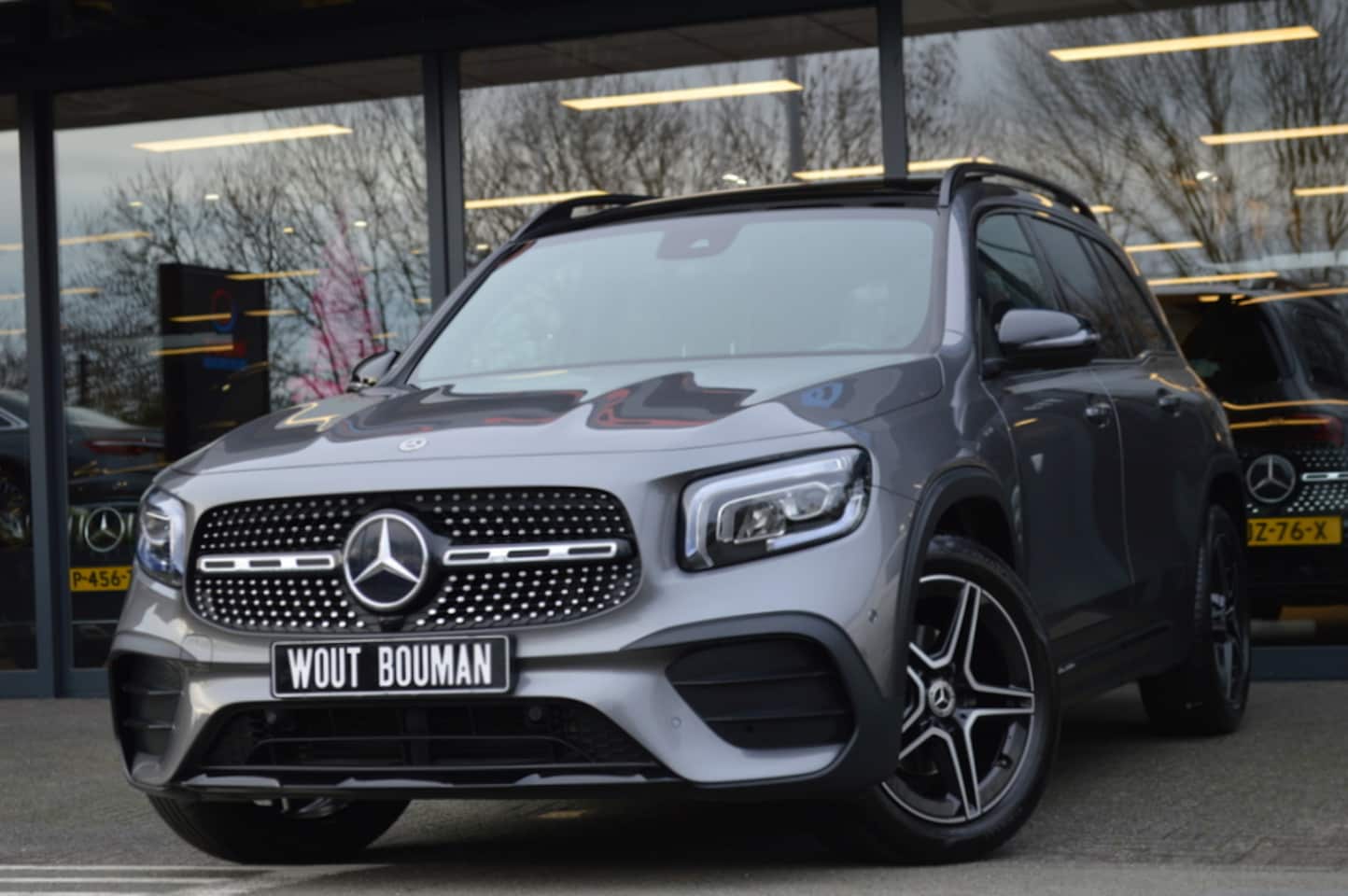 Mercedes-Benz GLB - 200 AMG Led Panorama Widescreen Sfeer Camera Night CarPlay Pdc - AutoWereld.nl