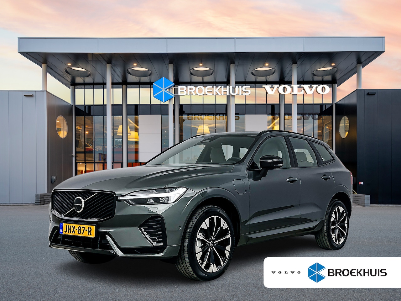 Volvo XC60 - T8 Recharge Ultra Dark | 20" | Luchtvering | Trekhaak | Panoramadak | Head-up | Harman Kar - AutoWereld.nl