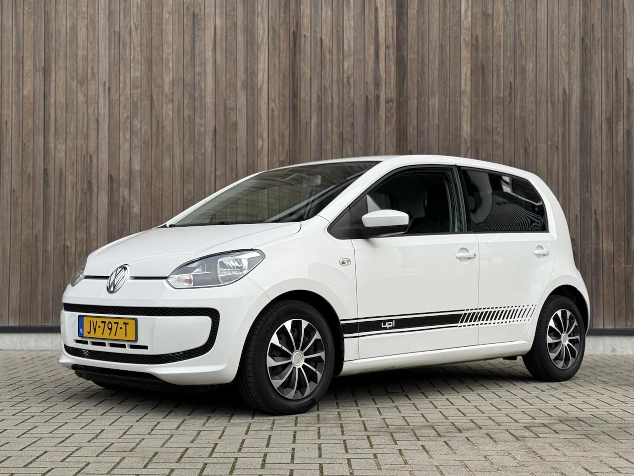 Volkswagen Up! - 1.0 move up! BlueMotion | Airco | Navigatie - AutoWereld.nl
