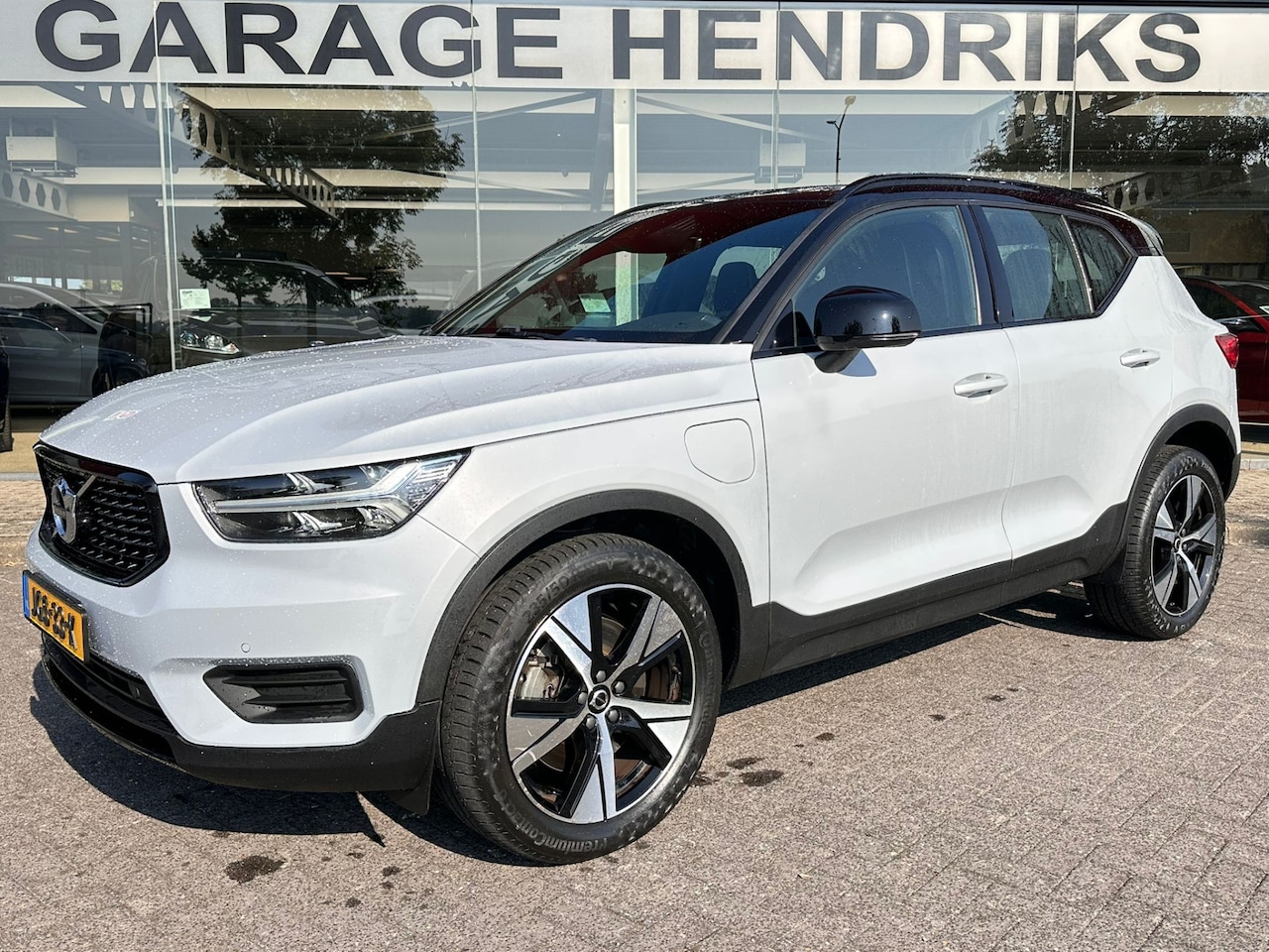 Volvo XC40 - 1.5 T5 Recharge R-Design | Camera | Climate | Navi | occasion - AutoWereld.nl