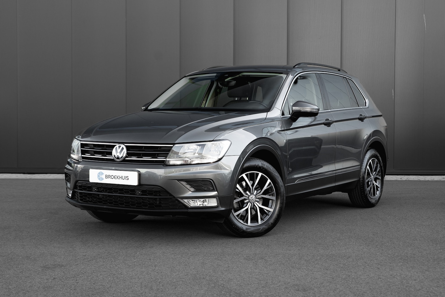 Volkswagen Tiguan - 1.4 TSI ACT Comfortline | Trekhaak | Camera | - AutoWereld.nl