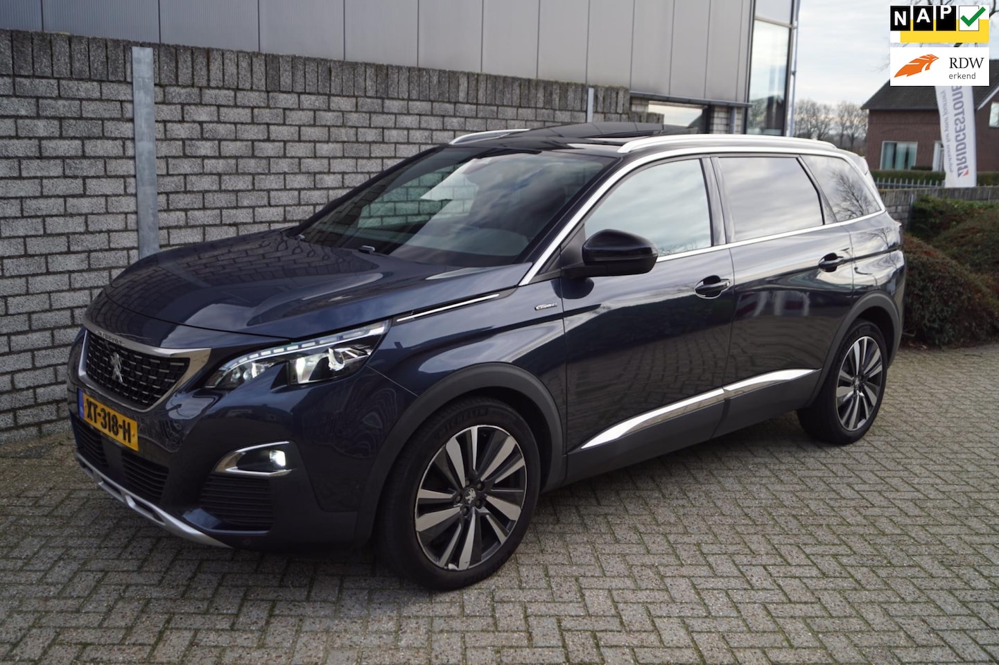 Peugeot 5008 - 1.2 PureTech Blue Lease GT-Line 7 Pers Panodak Leder Navi Camera Clima Apple Carplay LED K - AutoWereld.nl