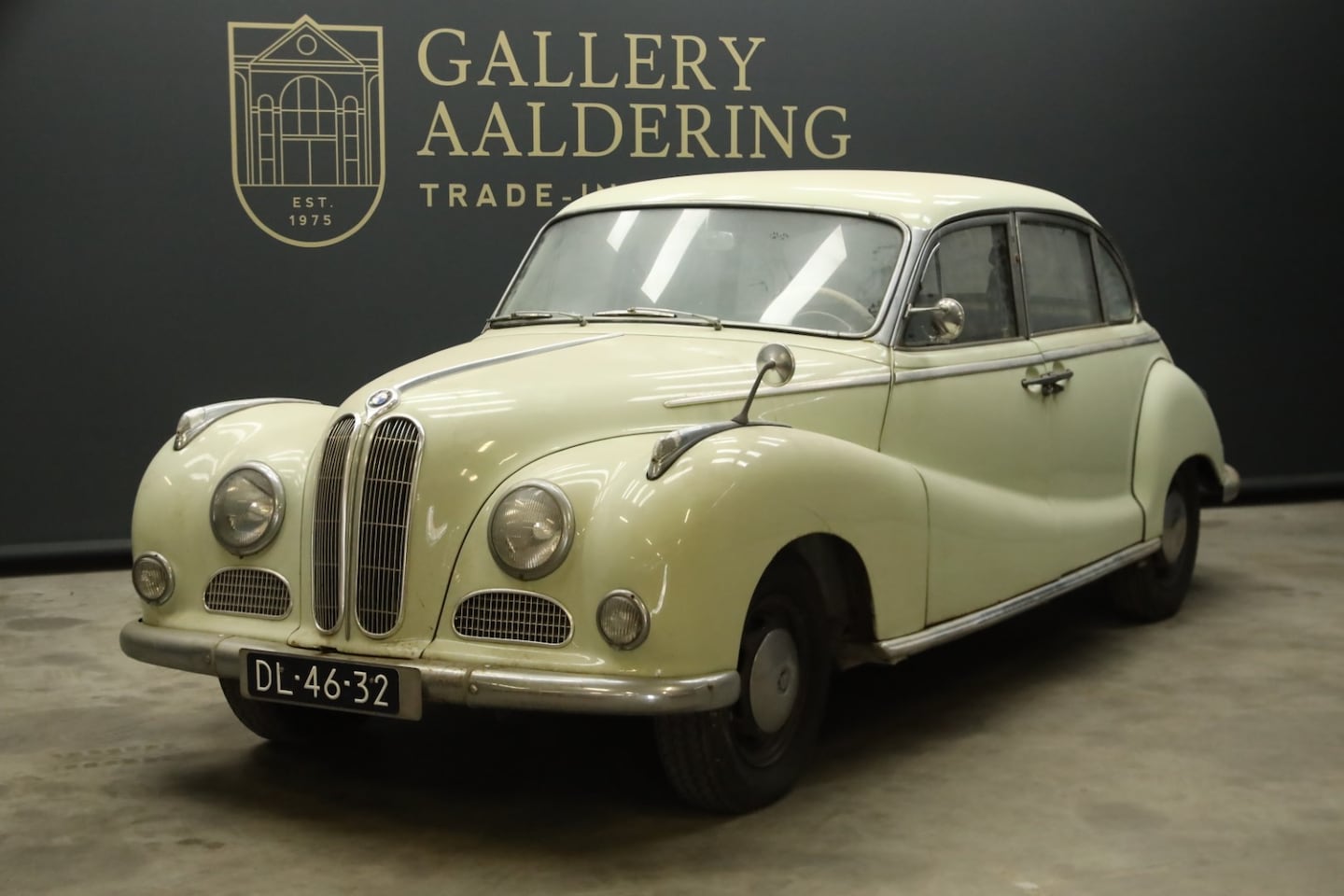 BMW 5-serie - 502 V8 Sedan “Barockengel” Trade-in-car An equitable base that requires a some attention - - AutoWereld.nl