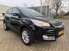 Ford Kuga - 1.5 Titanium Styling Pack panoramadak, navi, cruise elec pakket 4wd trekhaak multi-stuur,