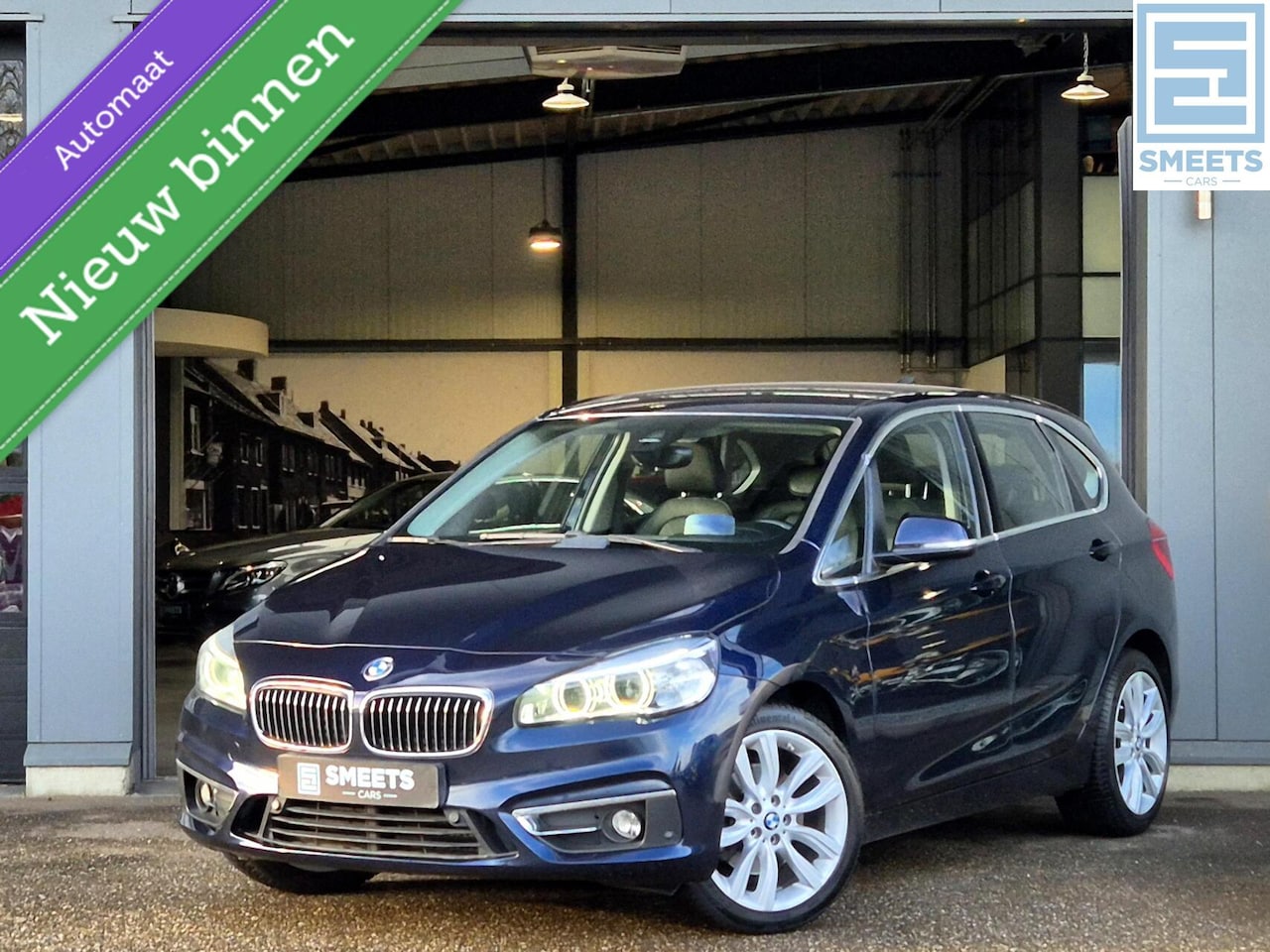 BMW 2-serie Active Tourer - 220i Luxury Automaat |Leer|Nav|Cam - AutoWereld.nl
