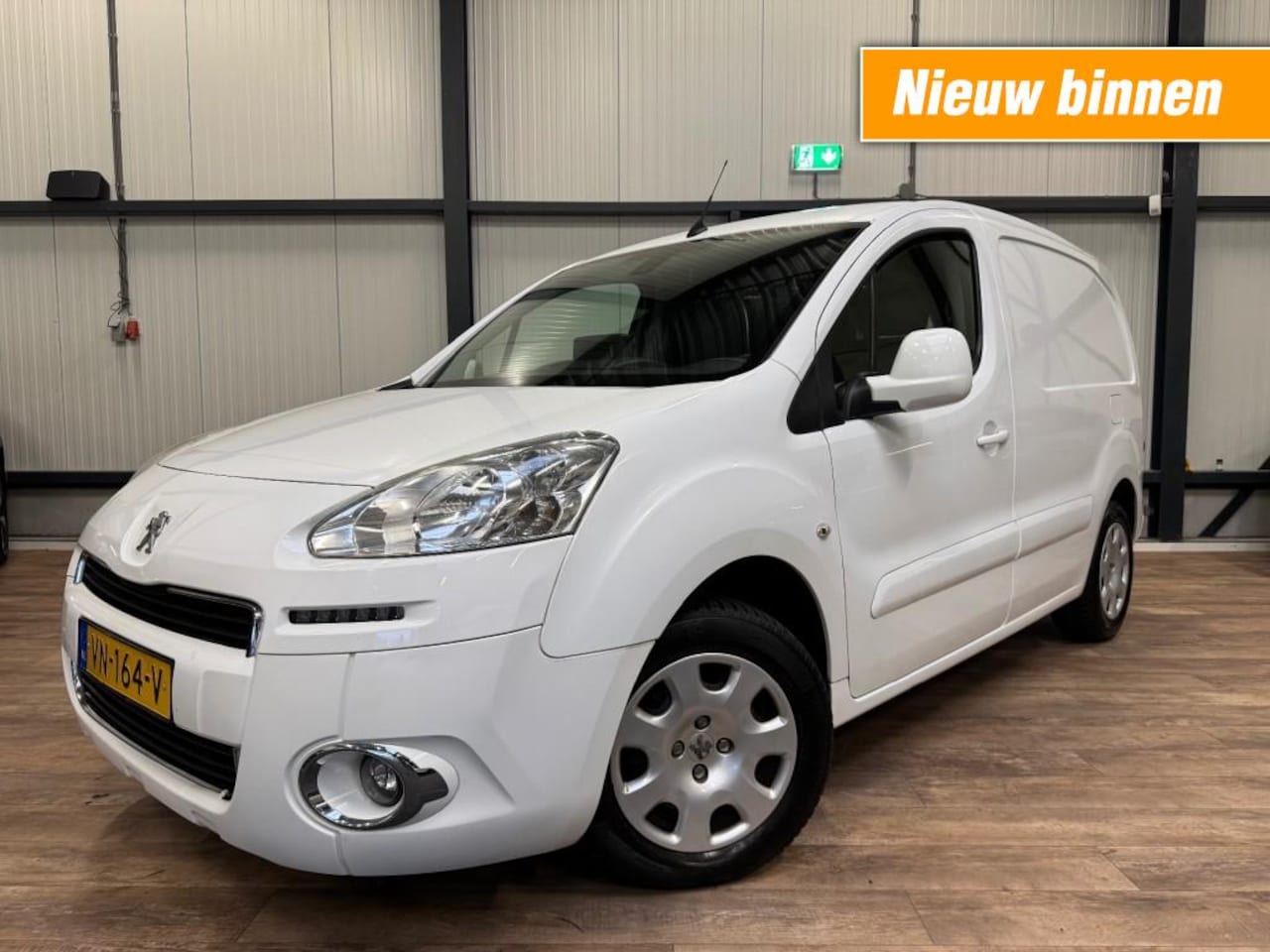 Peugeot Partner - 120 1.6 e-HDI L1 Navteq 2Tronic / AUTOMAAT / AIRCO / PDC / - AutoWereld.nl